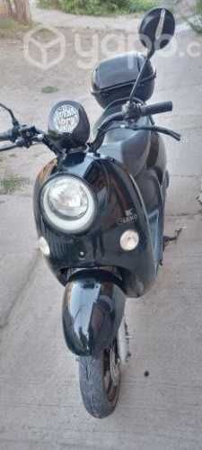 Moto scooter electrica