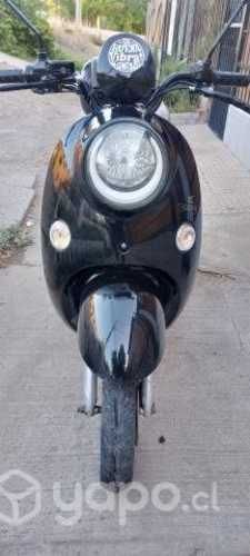Moto scooter electrica