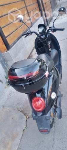 Moto scooter electrica