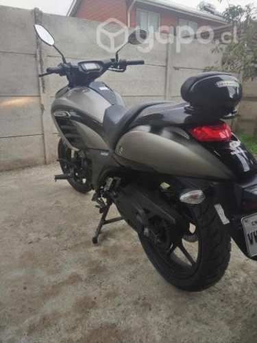 Moto Suzuki intruder 2022