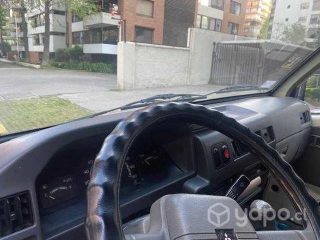 Furgon Escolar Mitsubishi 2008