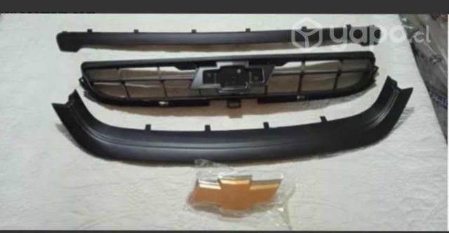 Vendo máscara delantera con emblema chevrolet cors