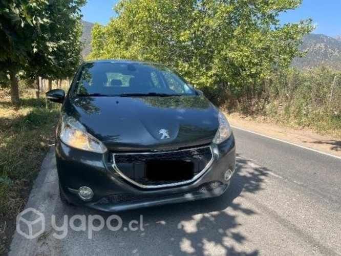 Peugeot 208 Allure 1.6 VTi Automático. Año 2014