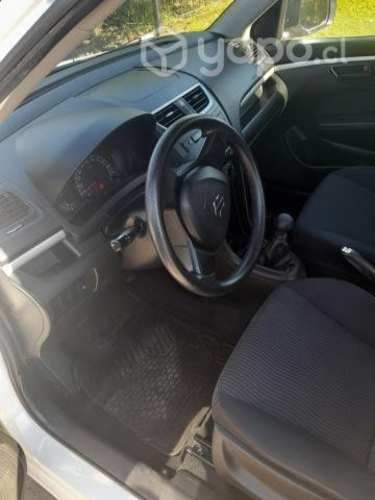 Se vende automovil suzuki swift