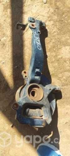 Muñón con maza mazda bt50