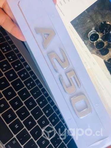 Logo A250 cromado - Mercedes Benz