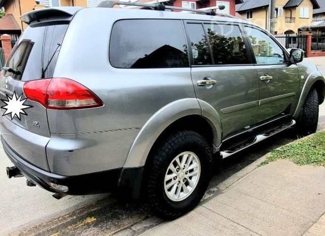 Mitsubishi montero sport  2016