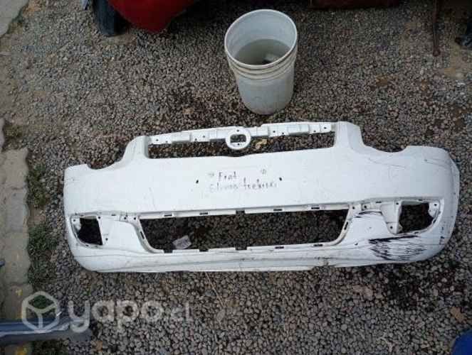 Parachoque Ram 700 Fiat Strada ORIGINAL impecable