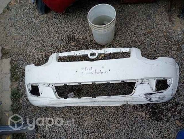 Parachoque Ram 700 Fiat Strada ORIGINAL impecable