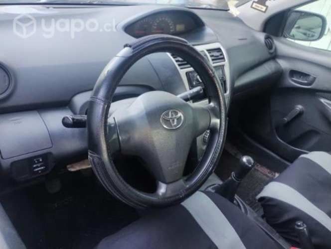 Se vende auto toyota yaris
