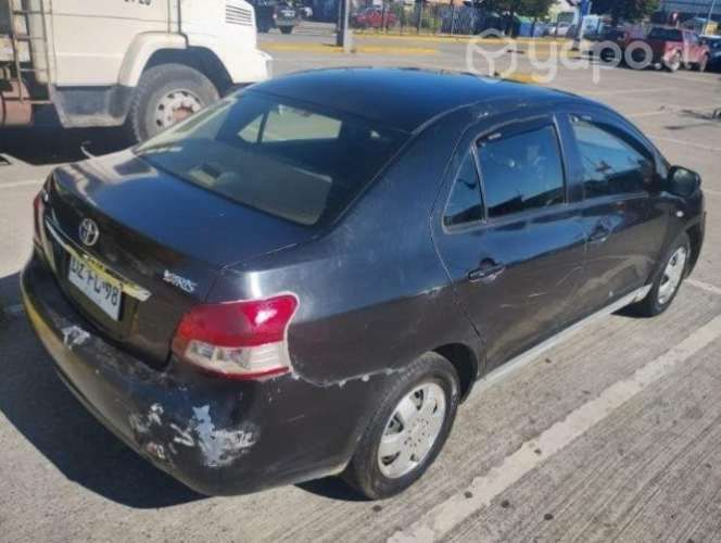 Se vende auto toyota yaris