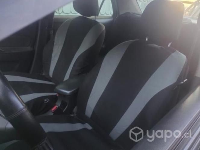 Se vende auto toyota yaris