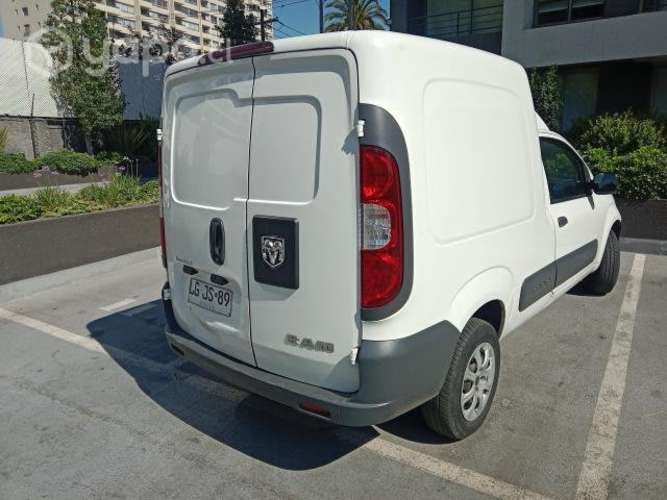 Vendo furgón RAM 700