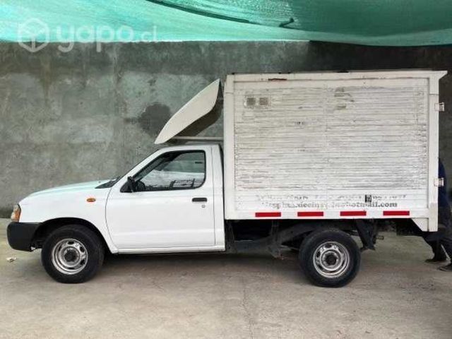 Se vende camioneta Nissan terrano con carrocería