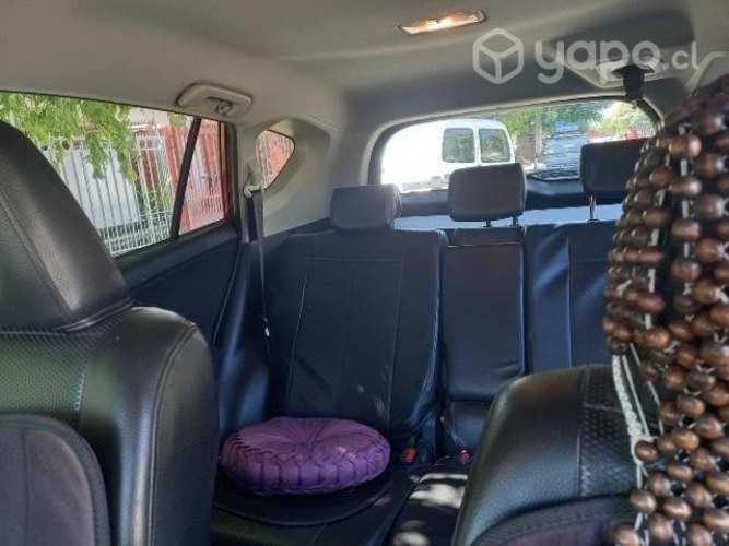 Se vende camioneta RAV4, año 2018