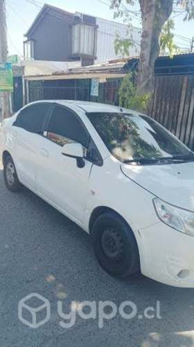 Chevrolet sail blanco buen estado 2015 full