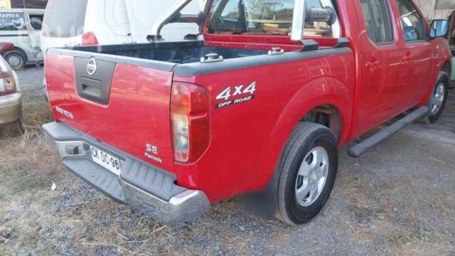 Vendo Nissan Navara 2010 perfecto estado