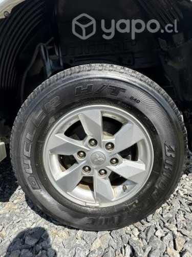 Camioneta Mitsubishi L200 work 2021 cr 2.4