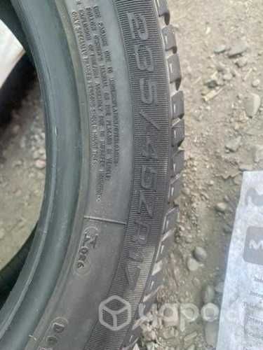 Neumático Good year 235/45zr17