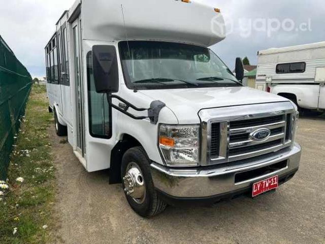 Ford e 450 adaptada como peluquería canina