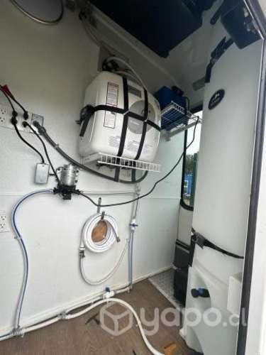 Ford e 450 adaptada como peluquería canina