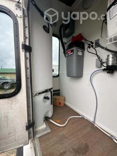 Ford e 450 adaptada como peluquería canina