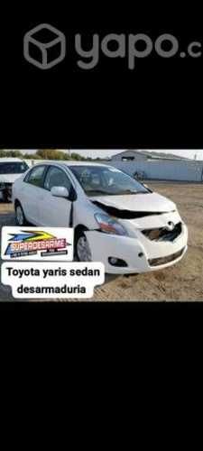 Puerta trasera derecha Toyota Yaris año 2010