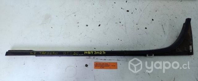 Moldura Lame Vidr Pta tras izq (MBT3023) BT50 2020