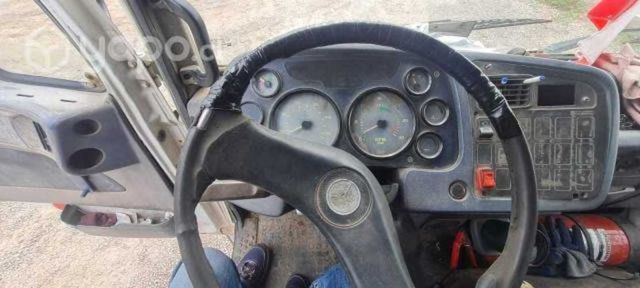 Recien pintado mercedez benz muy bueno