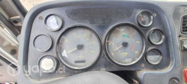 Recien pintado mercedez benz muy bueno