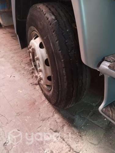 Recien pintado mercedez benz muy bueno