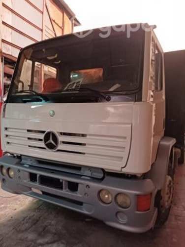 Recien pintado mercedez benz muy bueno