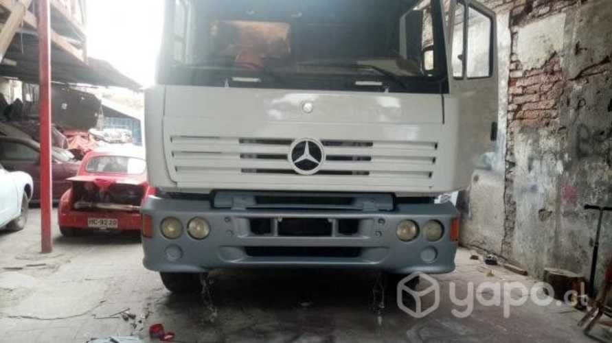 Recien pintado mercedez benz muy bueno