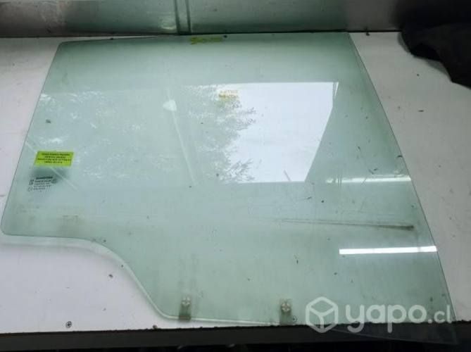 Vidrio Puerta Trasera Derecha Ssangyong