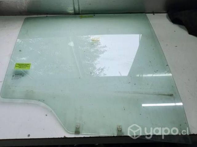 Vidrio Puerta Trasera Derecha Ssangyong