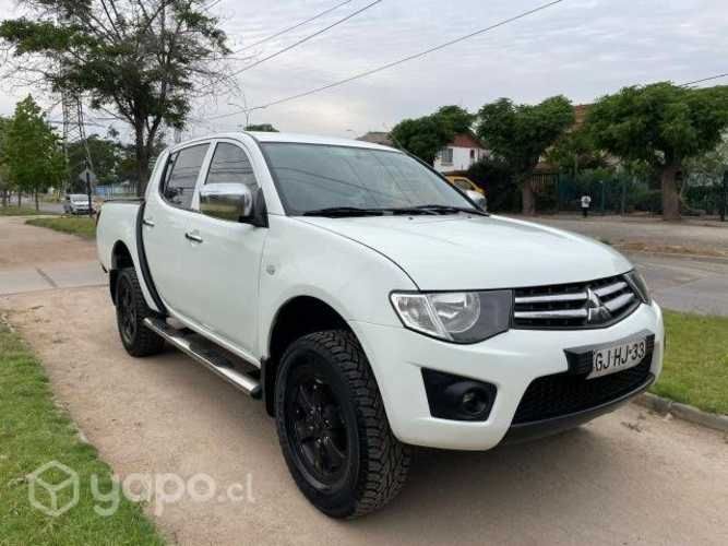 Mitsubishi l200 2014 4x4 diesel impecable
