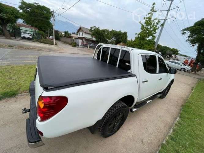 Mitsubishi l200 2014 4x4 diesel impecable