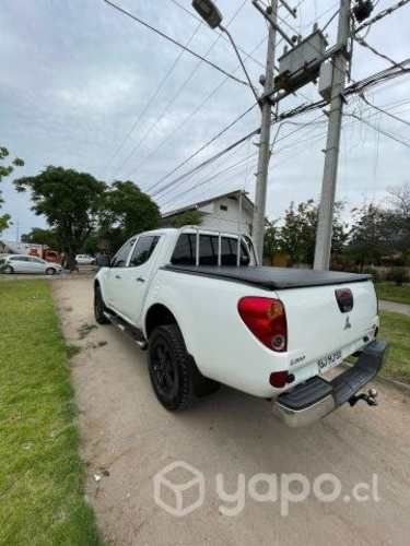 Mitsubishi l200 2014 4x4 diesel impecable