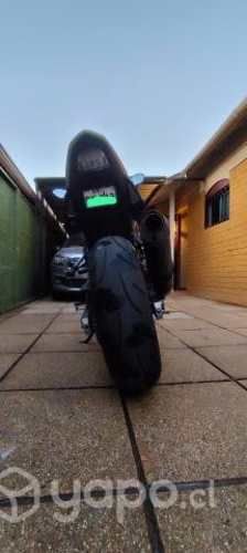 Vendo suzuki gsr 750cc