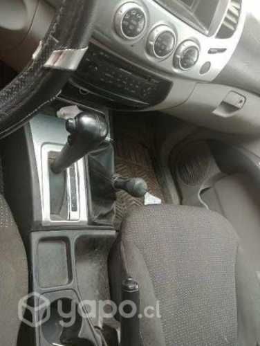 Mitsubishi l200 2012