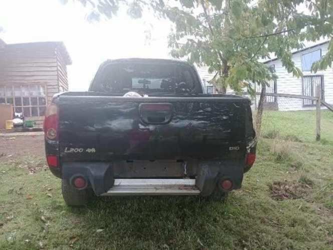 Mitsubishi l200 2012