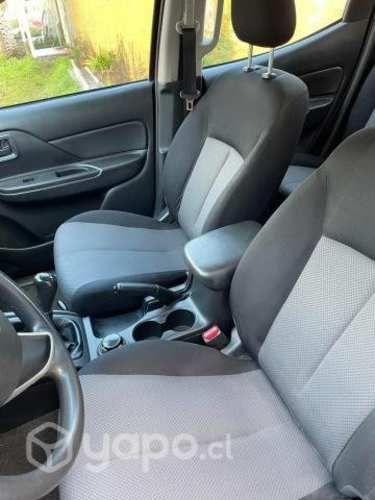 Mitsubishi l200 2020