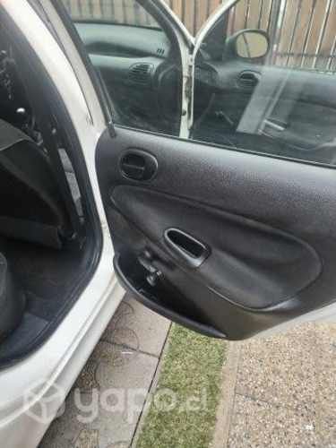 Peugeot 206 .1.4 año 2004