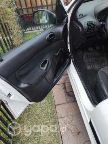 Peugeot 206 .1.4 año 2004