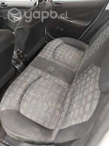 Peugeot 206 .1.4 año 2004