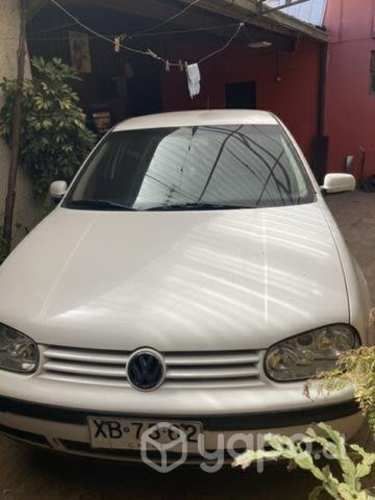 Volkswagen Golf 2003 al día patente pagada.