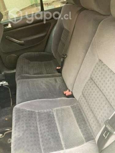 Volkswagen Golf 2003 al día patente pagada.