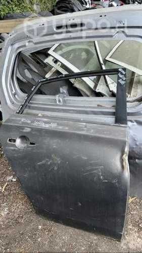 Puerta Nissan sentra