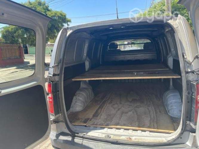 Vendo Hynday H1 2016 color Gris para reparto