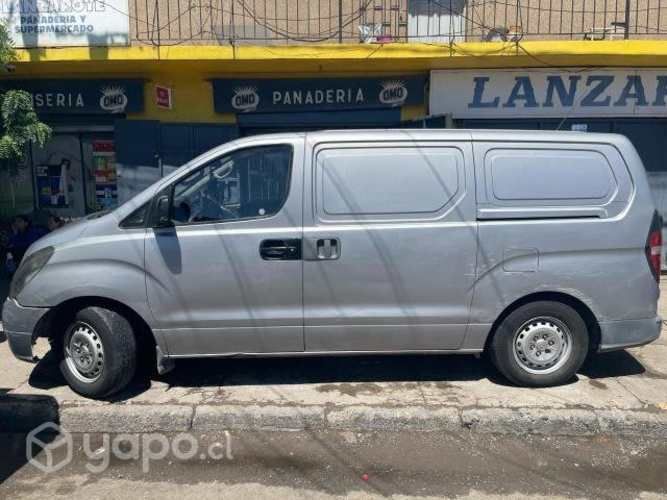 Vendo Hynday H1 2016 color Gris para reparto